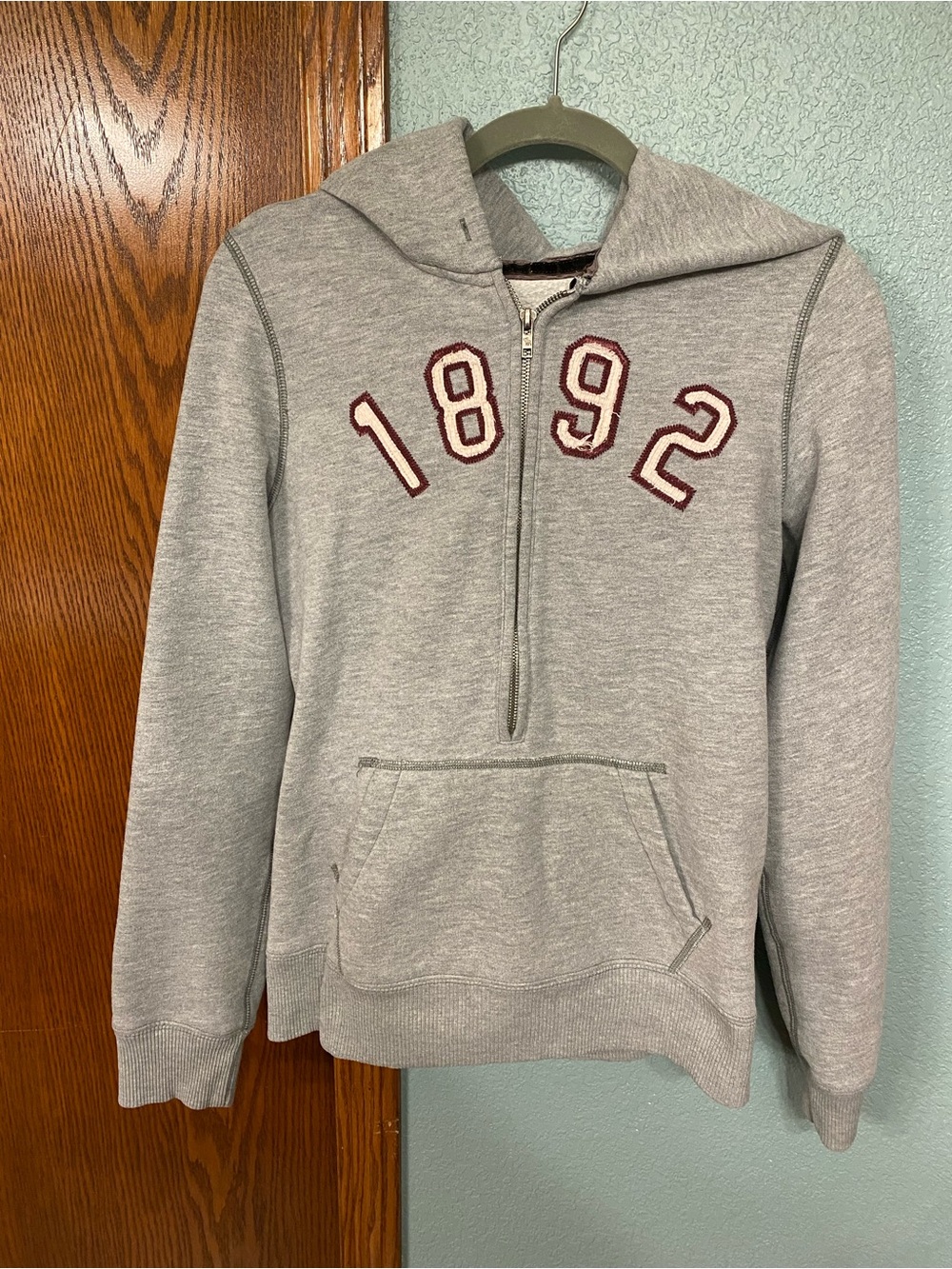 Men's Gray Half-Zip Hoodie Sweatshirt with Numeric Applique size XL